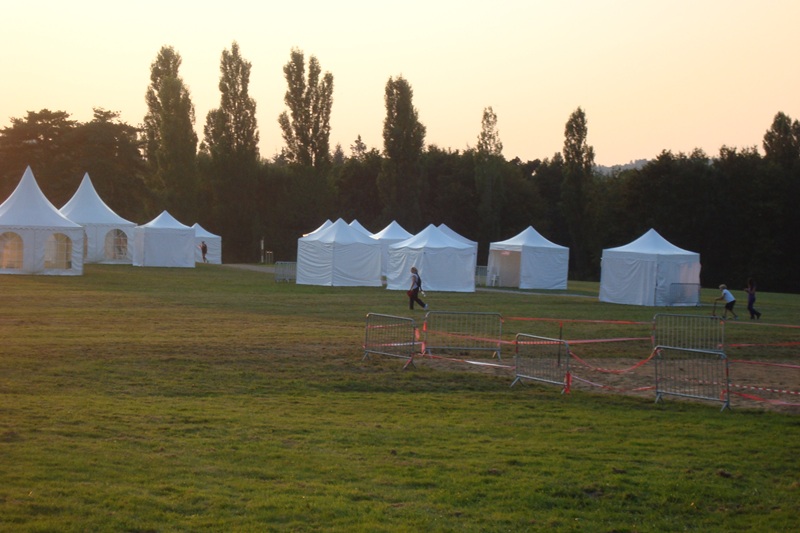 Ensemble de tentes événementielles CTS en plein air