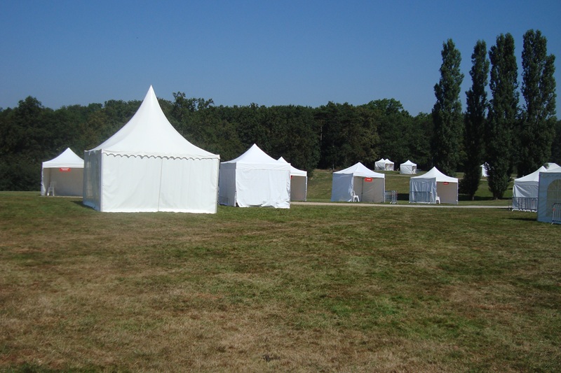 Structures événementielles CTS installées en extérieur