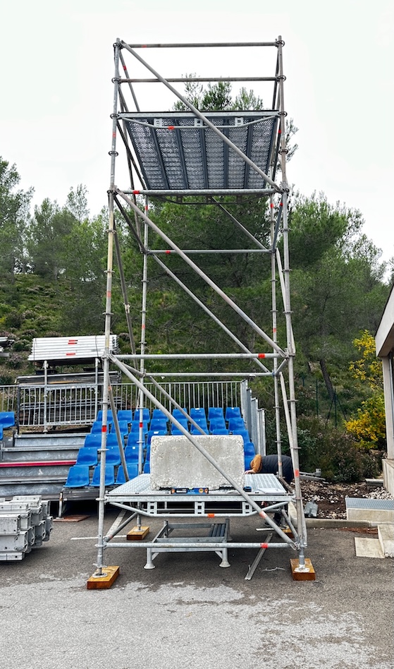Contrôle du montage et des contreventements d'une structure démontable