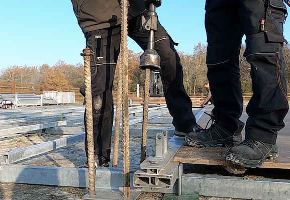 Mise en place de pieux d’ancrage pour une structure provisoire